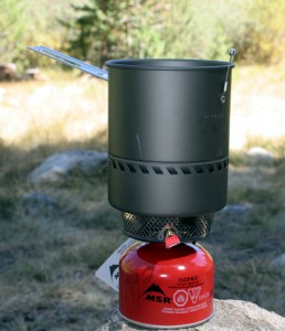 MSR Reactor and 1.7 liter pot photo by Dan Sanchez The MSR Reactor stove stores in its 1.7 liter pot. The only disadvantage is that you can't use it with any other type of pan.