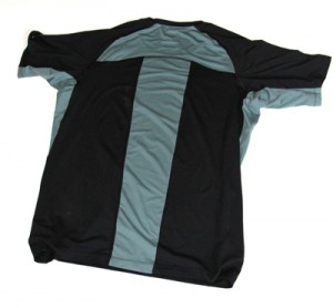 The rear of Columbia's Freeze Degree shirt shows the Omni-Wick EVAP in the center. 